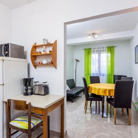 Apartments With A Parking Space Medulin - 7494 Bilik gambar